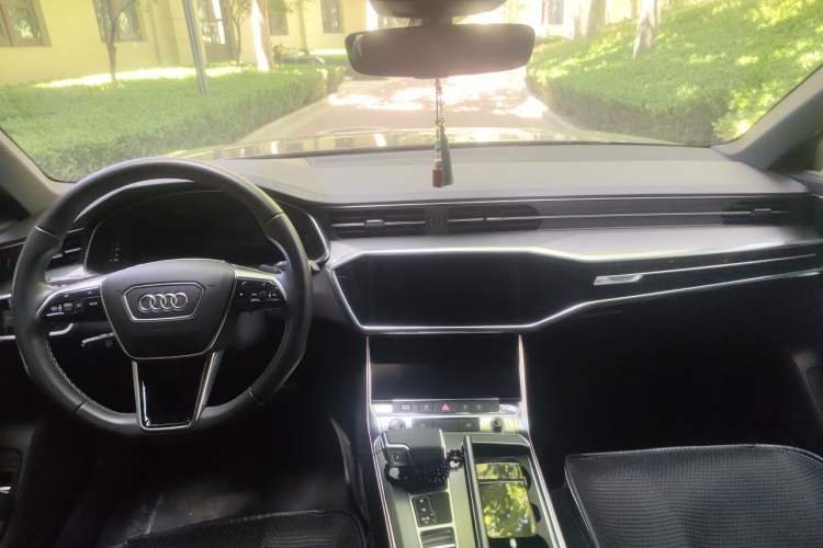 Used Audi A6L 2020 40 TFSI Luxury Dynamic Edition Center Console