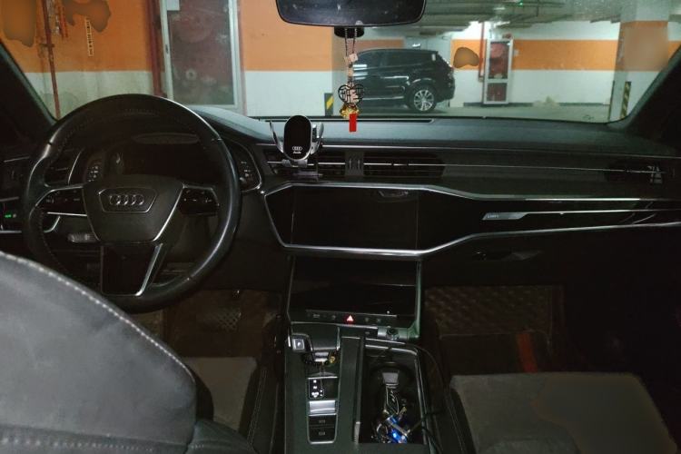 Used Audi A6L 2020 40 TFSI Luxury Dynamic Edition Center Console
