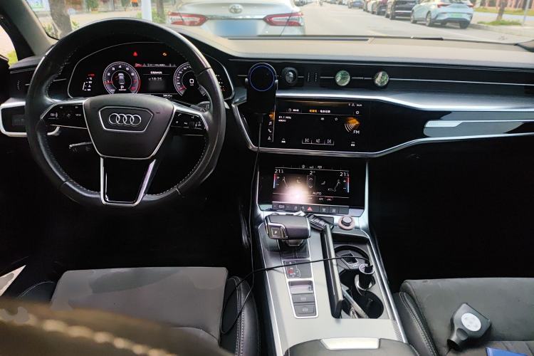 Used Audi A6L 2020 40 TFSI Luxury Dynamic Edition Center Console