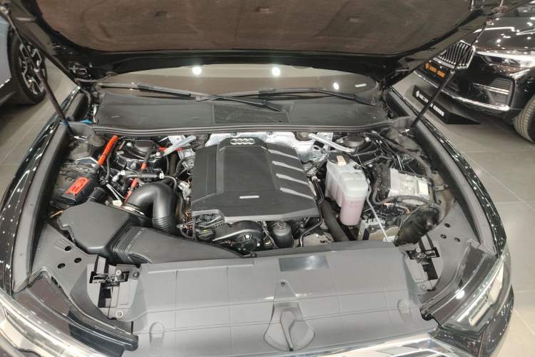 Used Audi A6L 2020 40 TFSI Luxury Dynamic Edition Engine Bay