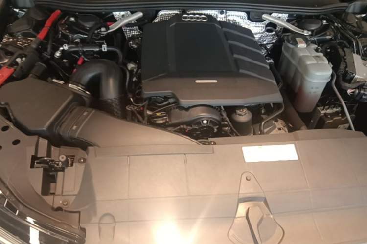 Used Audi A6L 2020 40 TFSI Luxury Dynamic Edition Engine Bay