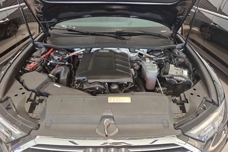 Used Audi A6L 2020 40 TFSI Luxury Dynamic Edition Engine Bay
