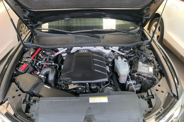 Used Audi A6L 2020 40 TFSI Luxury Dynamic Edition Engine Bay