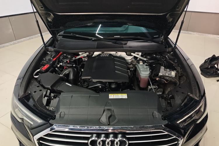 Used Audi A6L 2020 40 TFSI Luxury Dynamic Edition Engine Bay
