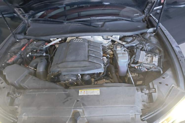 Used Audi A6L 2020 40 TFSI Luxury Dynamic Edition Engine Bay