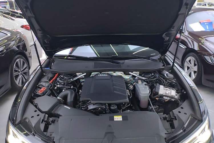 Used Audi A6L 2020 40 TFSI Luxury Dynamic Edition Engine Bay