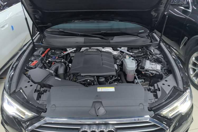 Used Audi A6L 2020 40 TFSI Luxury Dynamic Edition Engine Bay