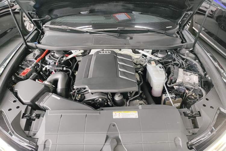 Used Audi A6L 2020 40 TFSI Luxury Dynamic Edition Engine Bay