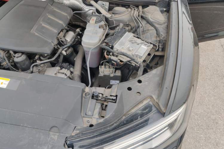 Used Audi A6L 2020 40 TFSI Luxury Dynamic Edition Engine Bay Left