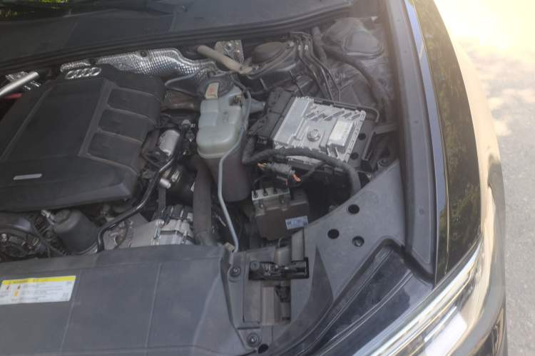 Used Audi A6L 2020 40 TFSI Luxury Dynamic Edition Engine Bay Left