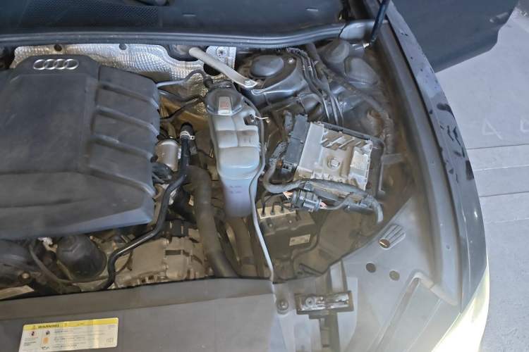 Used Audi A6L 2020 40 TFSI Luxury Dynamic Edition Engine Bay Left