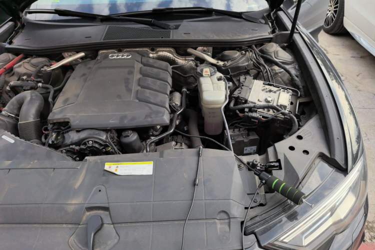 Used Audi A6L 2020 40 TFSI Luxury Dynamic Edition Engine Bay Left
