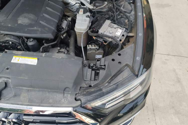 Used Audi A6L 2020 40 TFSI Luxury Dynamic Edition Engine Bay Left