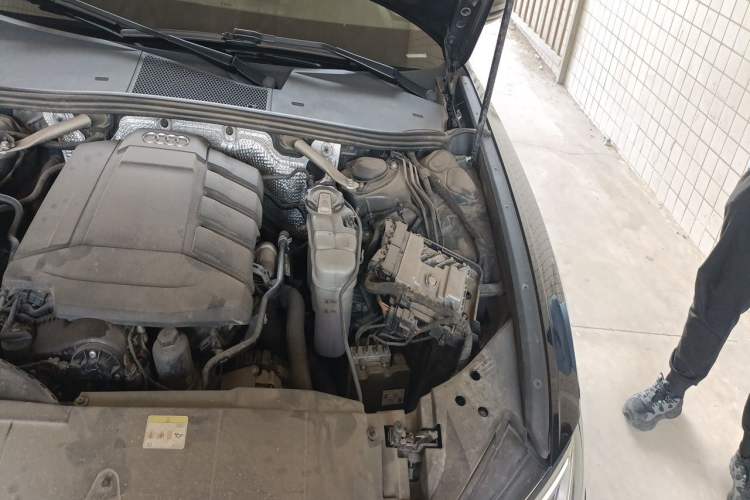 Used Audi A6L 2020 40 TFSI Luxury Prestige Edition Engine Bay Left