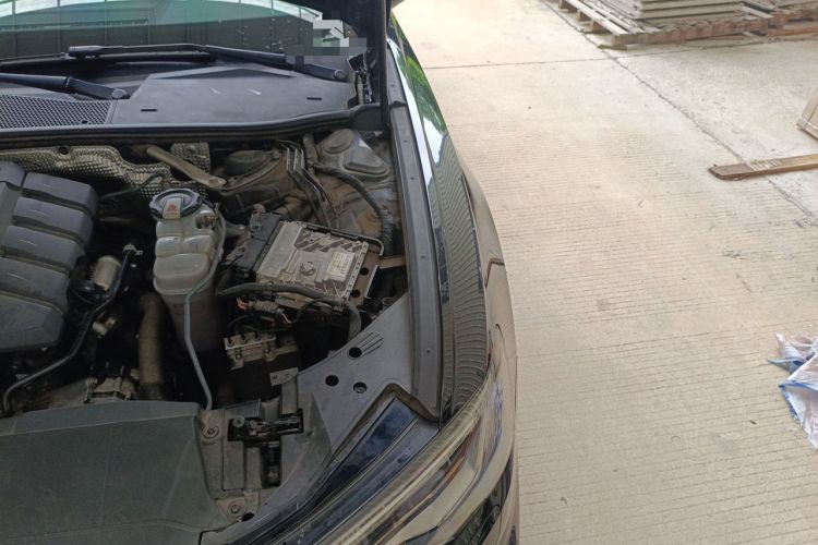 Used Audi A6L 2020 40 TFSI Luxury Dynamic Edition Engine Bay Left