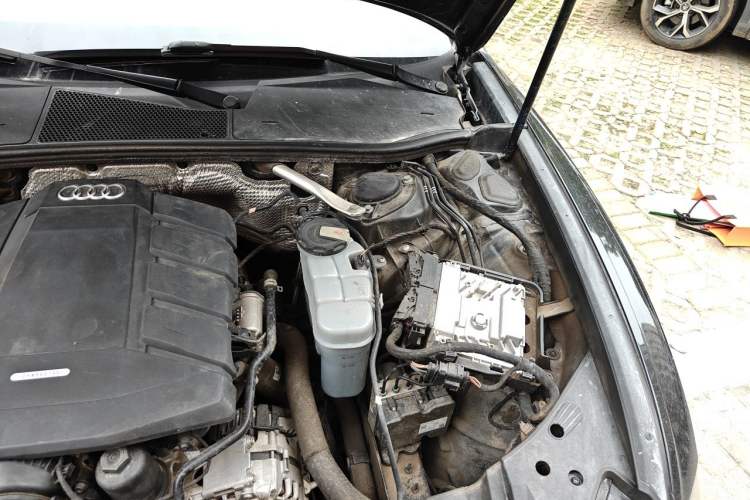 Used Audi A6L 2020 40 TFSI Luxury Prestige Edition Engine Bay Left