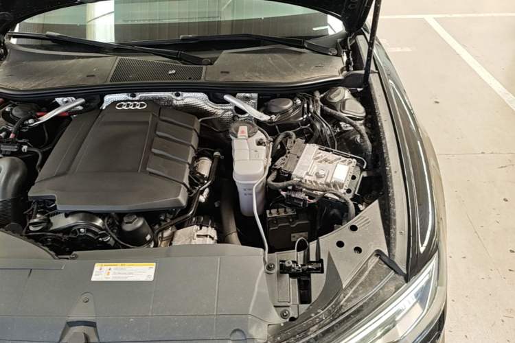 Used Audi A6L 2020 40 TFSI Luxury Dynamic Edition Engine Bay Left