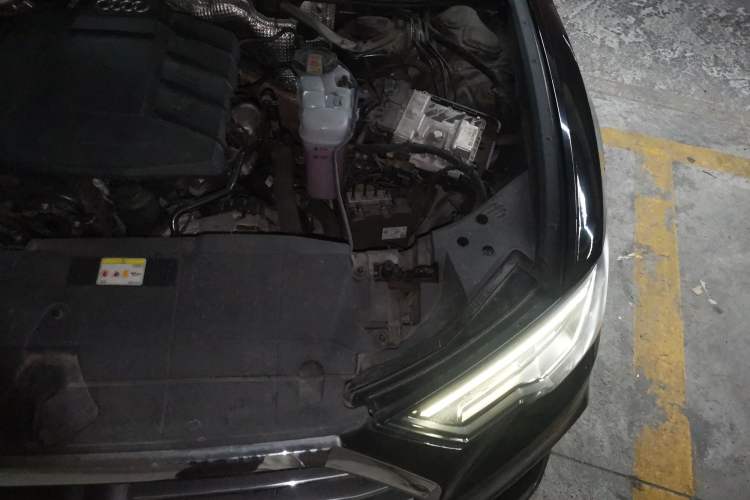 Used Audi A6L 2020 40 TFSI Luxury Dynamic Edition Engine Bay Left