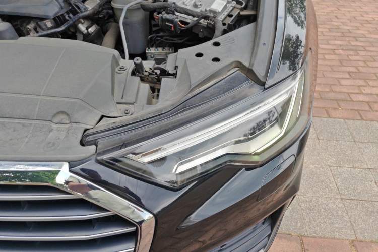 Used Audi A6L 2020 40 TFSI Luxury Dynamic Edition Engine Bay Left
