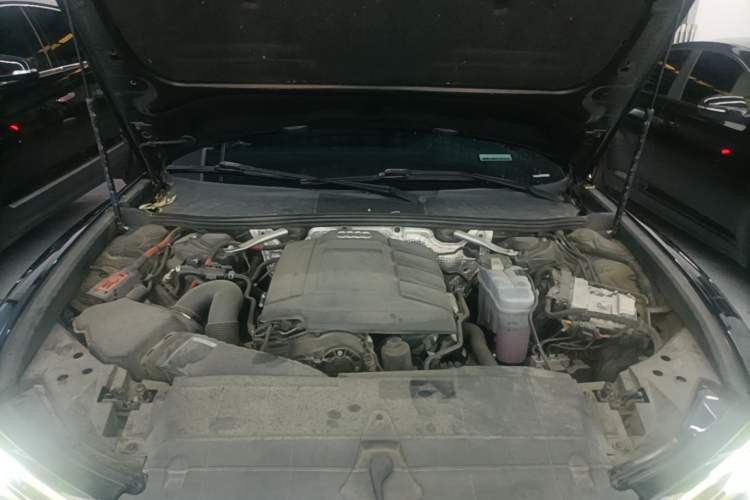 Used Audi A6L 2020 40 TFSI Luxury Dynamic Edition Engine Bay