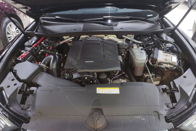 Used Audi A6L 2020 40 TFSI Luxury Dynamic Edition Engine Bay
