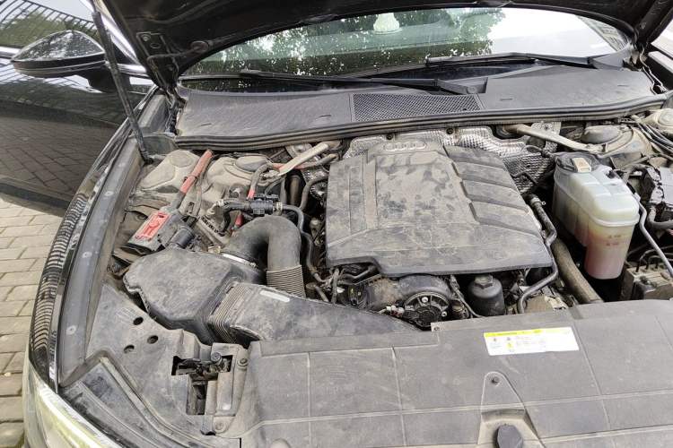 Used Audi A6L 2020 40 TFSI Luxury Dynamic Edition Engine Bay Right