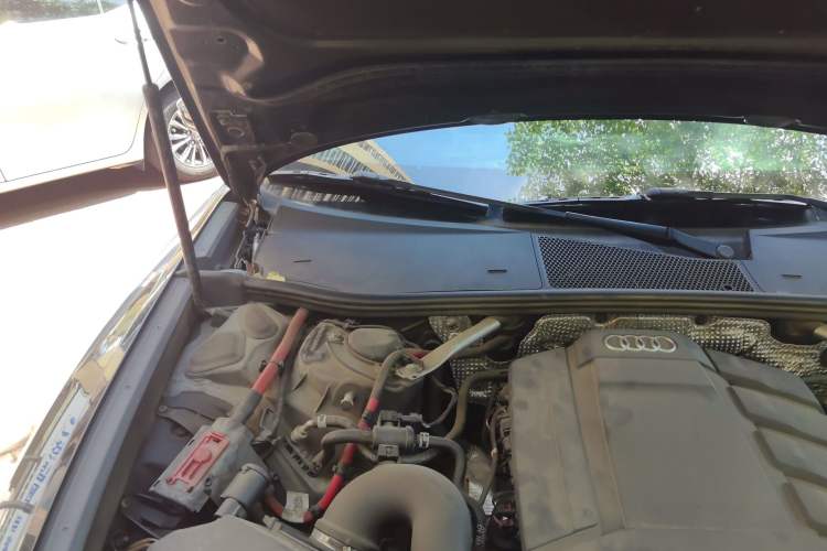 Used Audi A6L 2020 40 TFSI Luxury Dynamic Edition Engine Bay Right