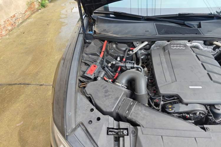 Used Audi A6L 2020 40 TFSI Luxury Dynamic Edition Engine Bay Right