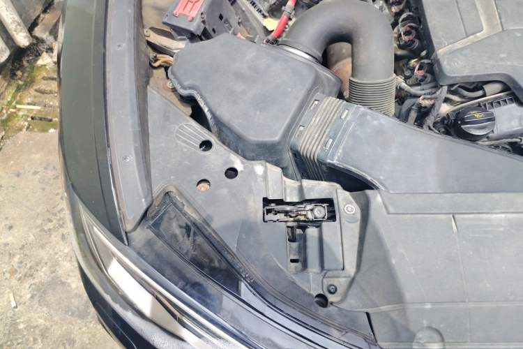 Used Audi A6L 2020 40 TFSI Luxury Dynamic Edition Engine Bay Right