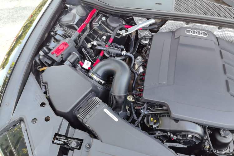 Used Audi A6L 2020 40 TFSI Luxury Dynamic Edition Engine Bay Right