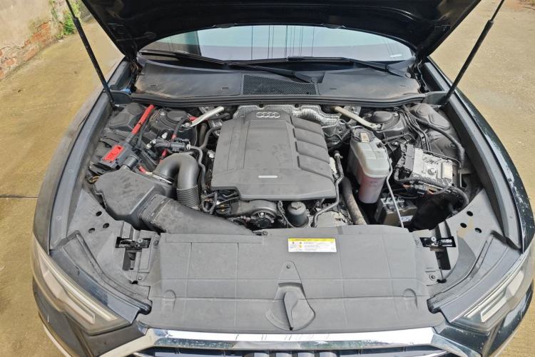 Used Audi A6L 2020 40 TFSI Luxury Dynamic Edition Engine Bay