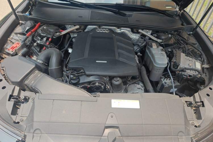 Used Audi A6L 2020 40 TFSI Luxury Dynamic Edition Engine Bay