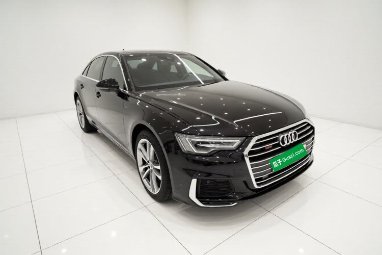 Used Audi A6L 2020 40 TFSI Luxury Dynamic Edition Front Right 45 Deg