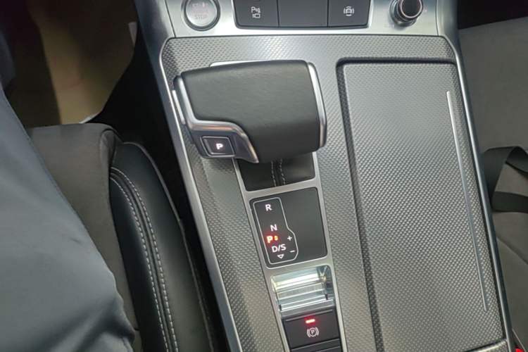 Used Audi A6L 2020 40 TFSI Luxury Dynamic Edition Gear Lever