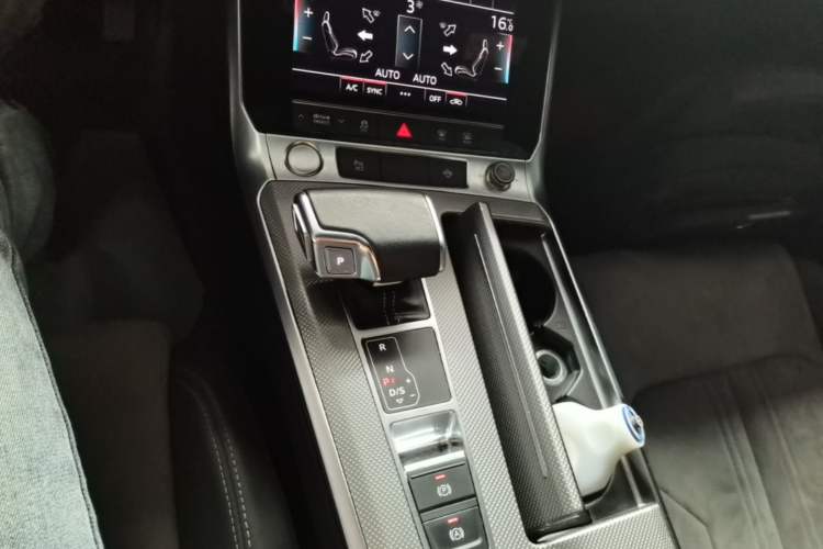 Used Audi A6L 2020 40 TFSI Luxury Dynamic Edition Gear Lever
