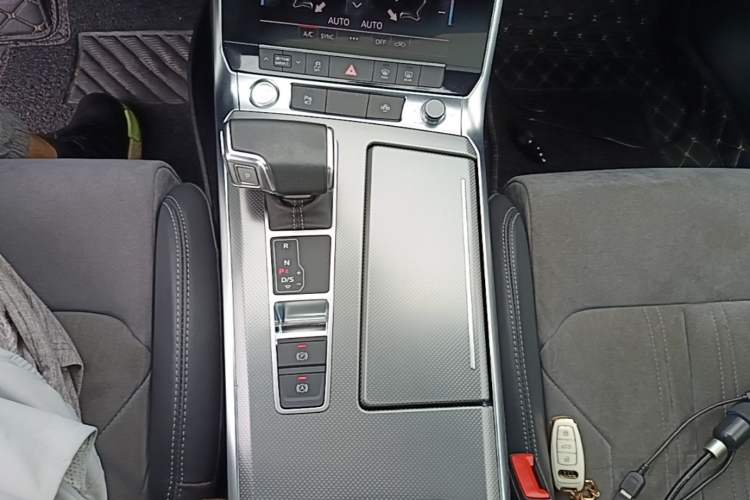 Used Audi A6L 2020 40 TFSI Luxury Dynamic Edition Gear Lever