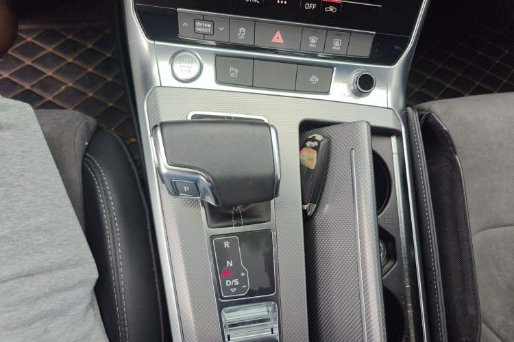 Used Audi A6L 2020 40 TFSI Luxury Dynamic Edition Gear Lever