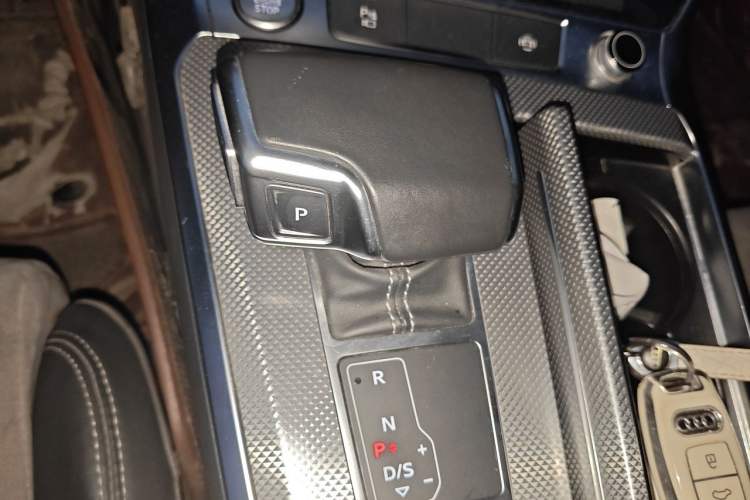 Used Audi A6L 2020 40 TFSI Luxury Dynamic Edition Gear Lever