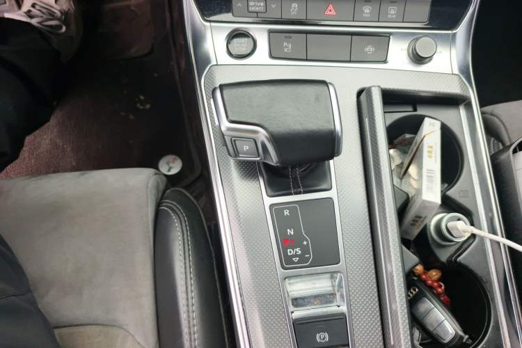 Used Audi A6L 2020 40 TFSI Luxury Dynamic Edition Gear Lever