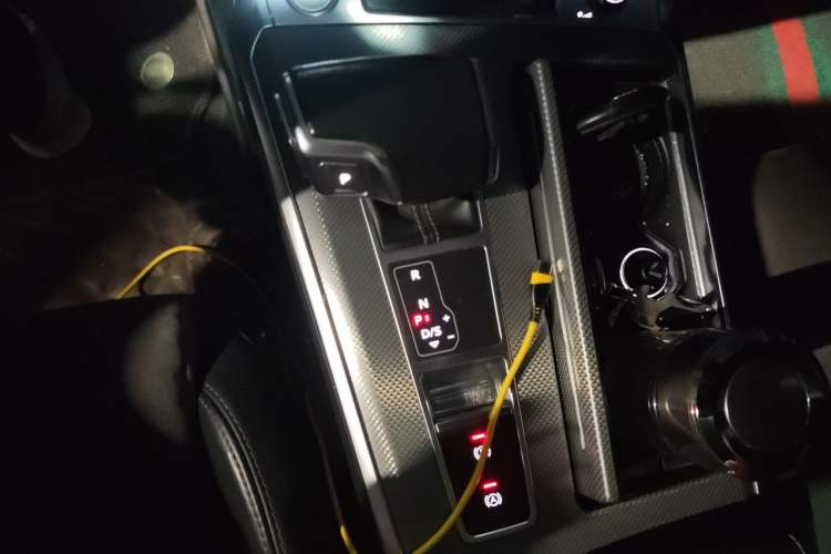 Used Audi A6L 2020 40 TFSI Luxury Dynamic Edition Gear Lever