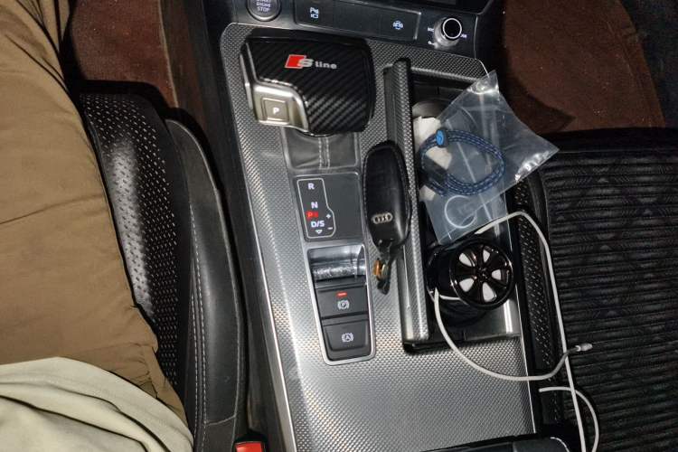 Used Audi A6L 2020 40 TFSI Luxury Dynamic Edition Gear Lever