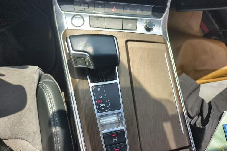 Used Audi A6L 2020 45 TFSI Prestige Dynamic Edition Gear Lever