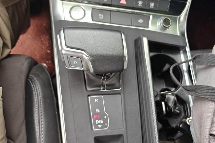 Used Audi A6L 2020 45 TFSI quattro Prestige Dynamic Edition Gear Lever