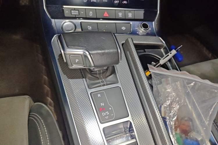 Used Audi A6L 2020 40 TFSI Luxury Dynamic Edition Gear Lever