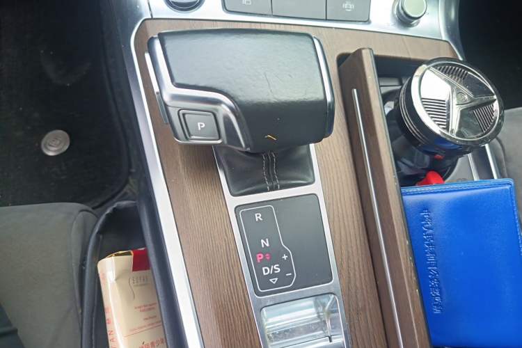 Used Audi A6L 2020 40 TFSI Luxury Dynamic Edition Gear Lever