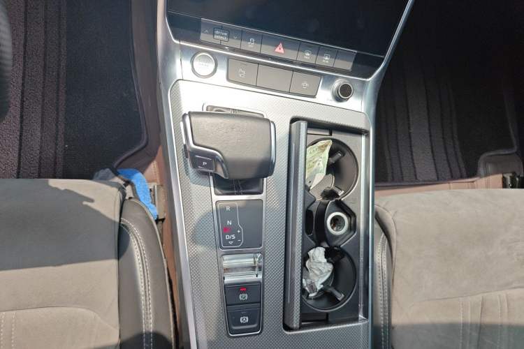 Used Audi A6L 2020 40 TFSI Luxury Dynamic Edition Gear Lever