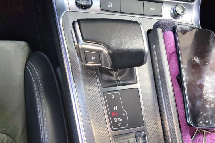 Used Audi A6L 2020 40 TFSI Luxury Dynamic Edition Gear Lever