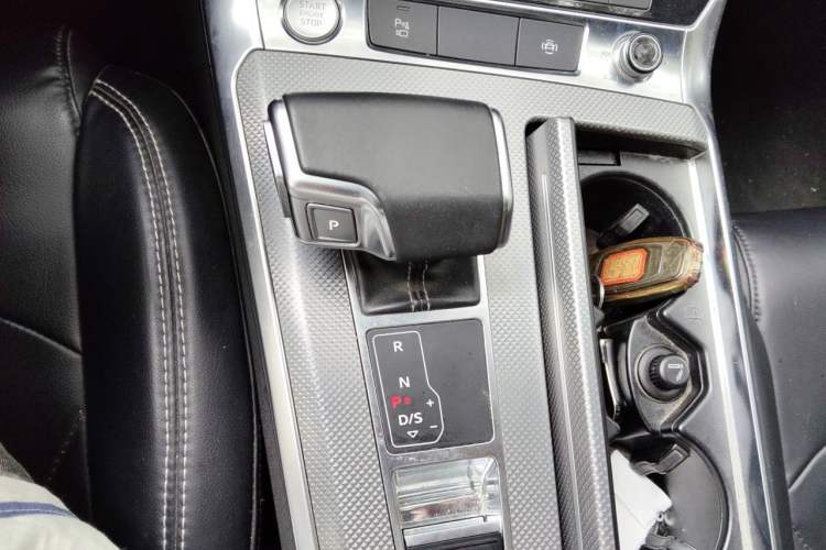 Used Audi A6L 2020 40 TFSI Luxury Dynamic Edition Gear Lever