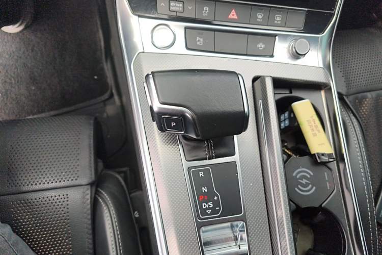 Used Audi A6L 2020 40 TFSI Luxury Dynamic Edition Gear Lever