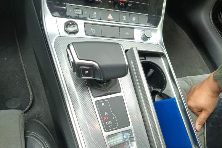 Used Audi A6L 2020 40 TFSI Luxury Dynamic Edition Gear Lever